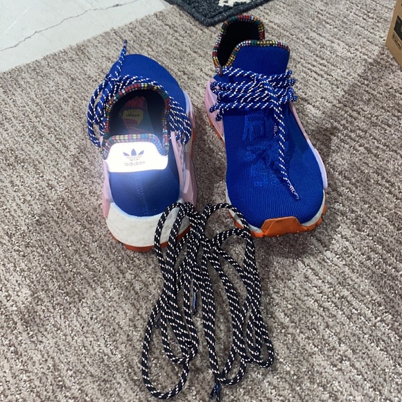 Adidas - Picture 3 of 4